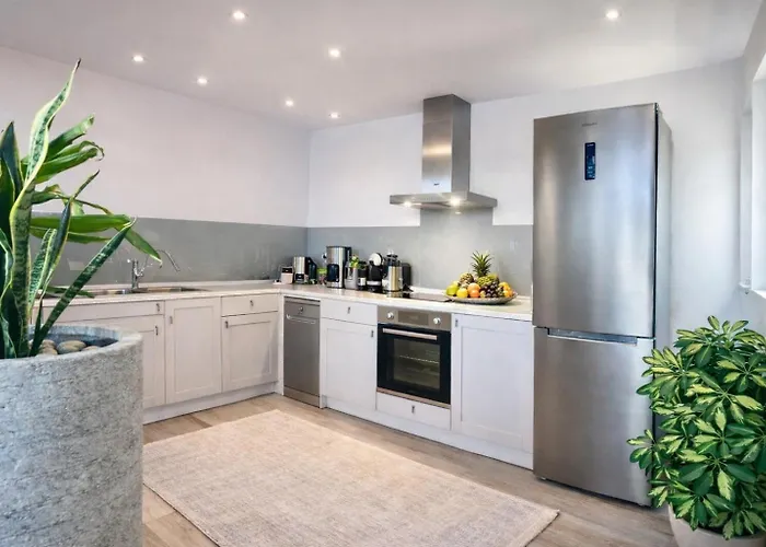 Almihauss - Adults Only * 阿凡投