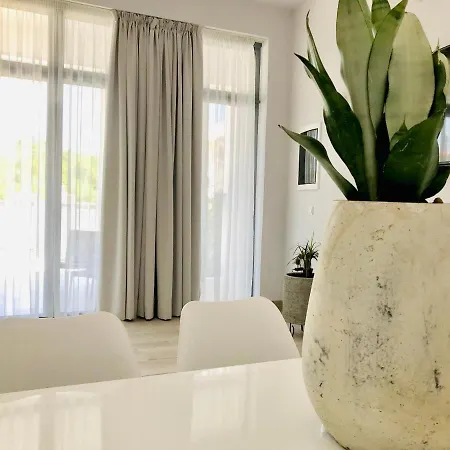 Almihauss - Adults Only Afándu