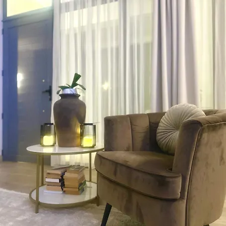 Almihauss - Adults Only * Afándu