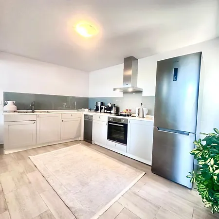 Almihauss - Adults Only *