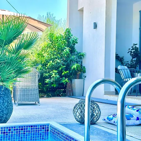 Almihauss - Adults Only