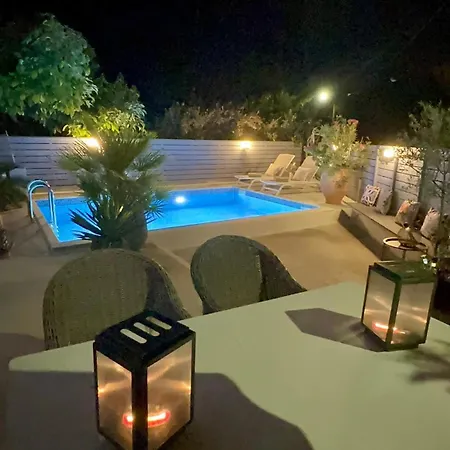 Almihauss - Adults Only * Afantou