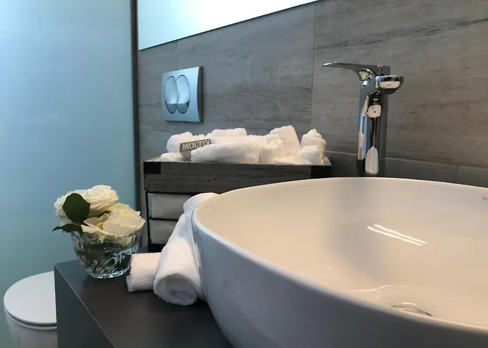 Almihauss - Adults Only 阿凡投