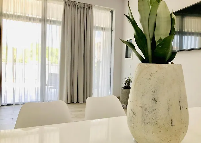 Almihauss - Adults Only 아판토우