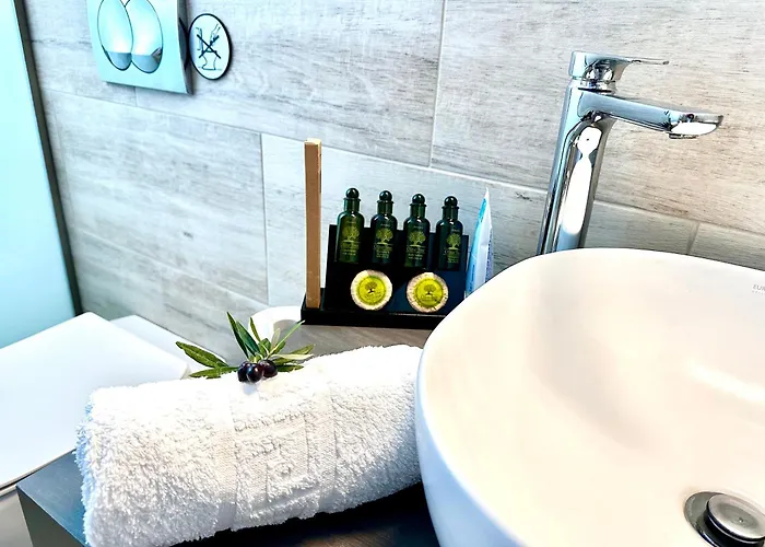 Almihauss - Adults Only