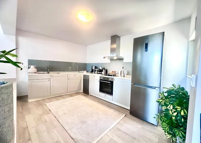 Almihauss - Adults Only *