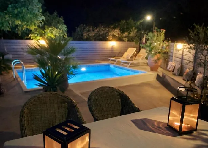 Almihauss - Adults Only * Afandu