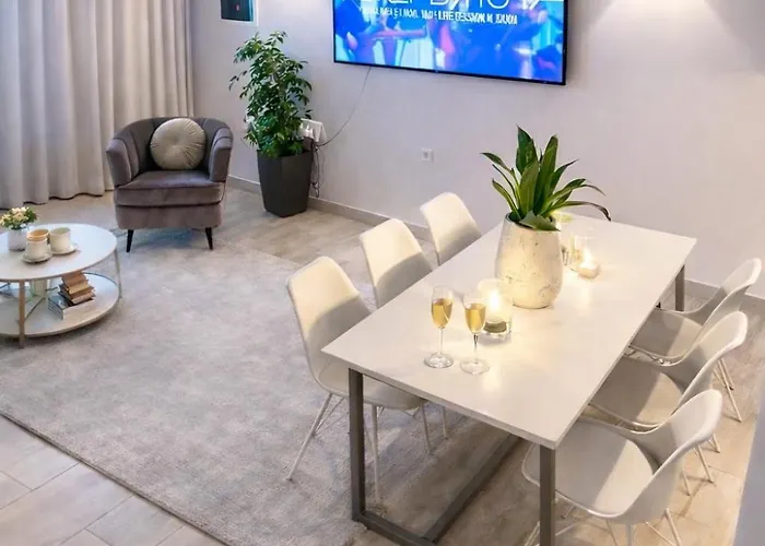 Almihauss - Adults Only *